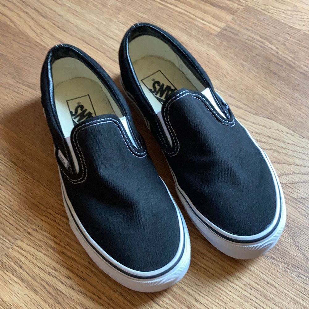 Black Vans Slip-ons